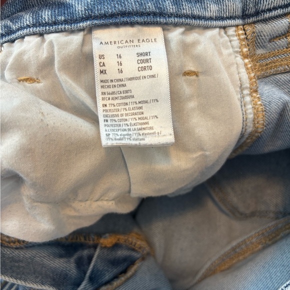 American Eagle Outfitters Light Blue Distressed Boyfriend Jeans - Picture 4 of 4